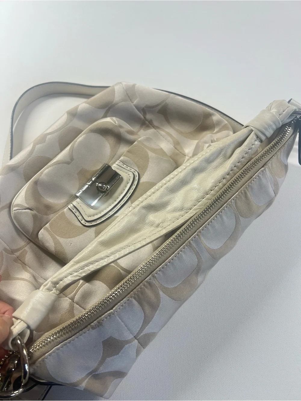 Coach shoulder hobo